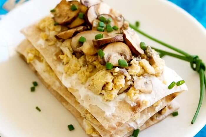 Scrambled egg stacks with cheese mushrooms recipe-CookingEggs