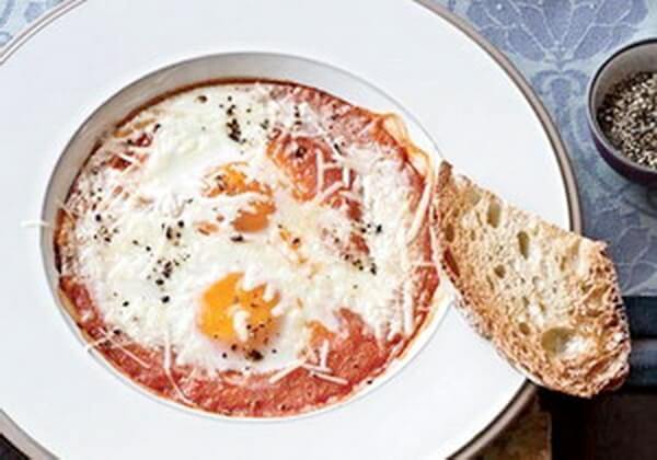 Eggs baked in roasted tomato sauce recipe