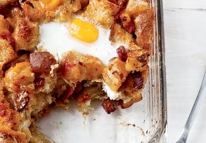 Tomato and cheddar breakfast bake with egg recipe-CookingEggs